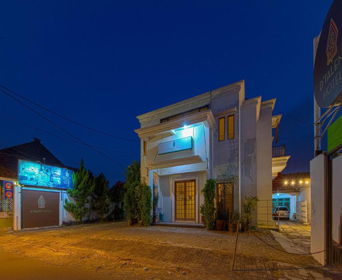D'Talent Hotel 日惹 外观 照片