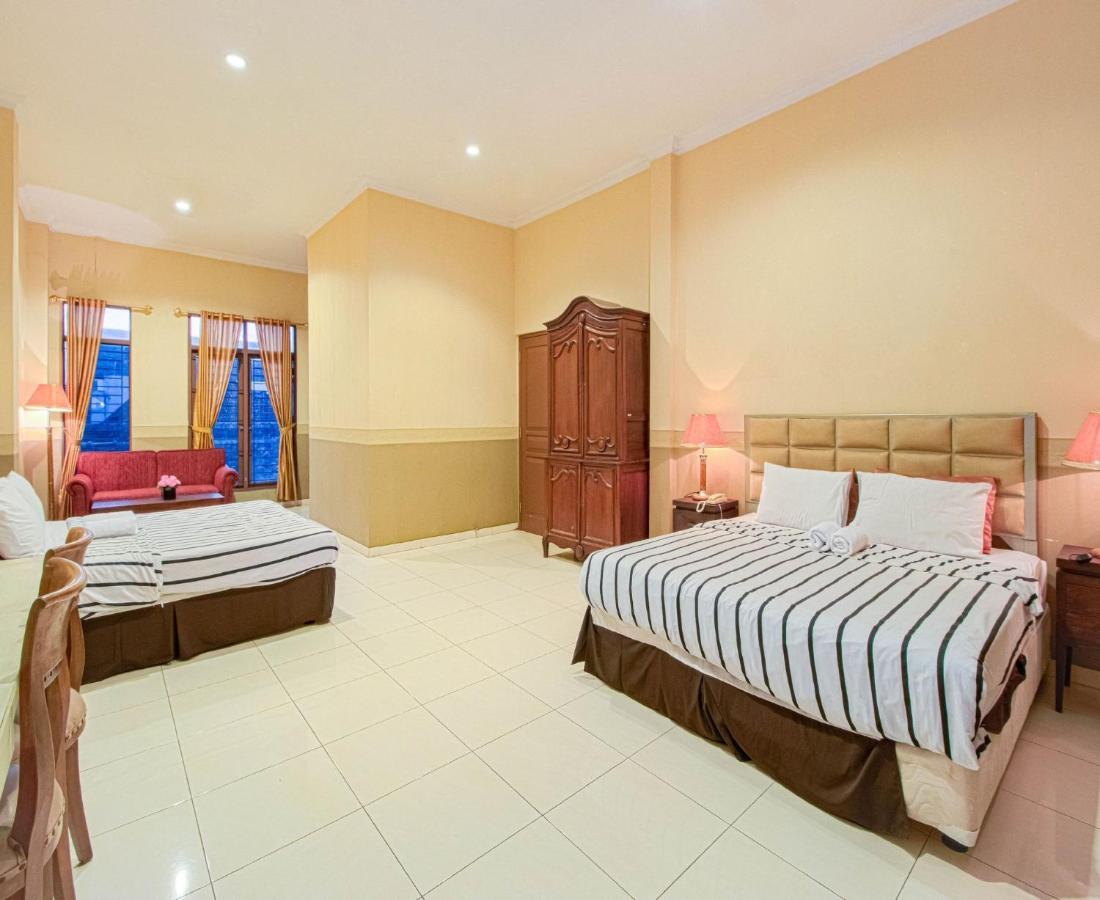 D'Talent Hotel 日惹 外观 照片